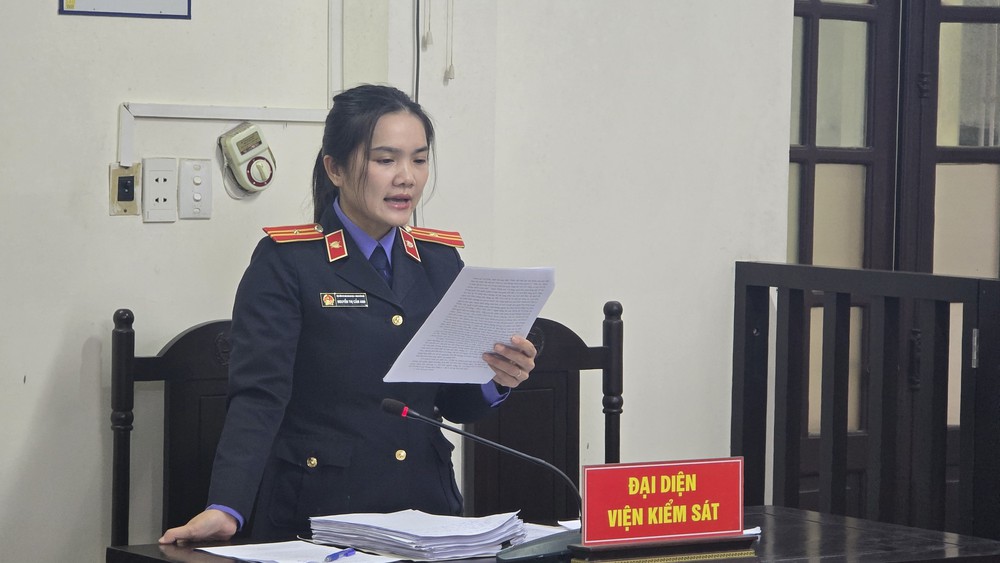 "Tổng tài" gây rối trật tự tại quán café ở Hà Nội lĩnh 24 tháng tù - Ảnh 2. "Tổng tài" gây rối trật tự tại quán café ở Hà Nội lĩnh 24 tháng tù - Ảnh 2.