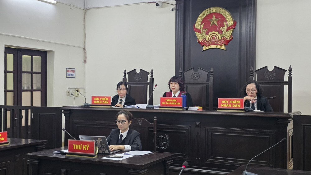 "Tổng tài" gây rối trật tự tại quán café ở Hà Nội lĩnh 24 tháng tù - Ảnh 1. "Tổng tài" gây rối trật tự tại quán café ở Hà Nội lĩnh 24 tháng tù - Ảnh 1.