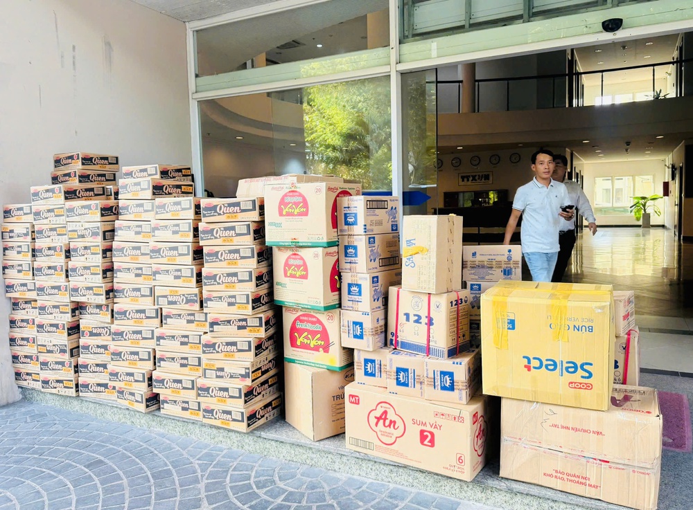 Một chút xuân ấm áp với người dân vùng lũ tỉnh Đắk Lắk - Ảnh 1. Một chút xuân ấm áp với người dân vùng lũ tỉnh Đắk Lắk - Ảnh 1.