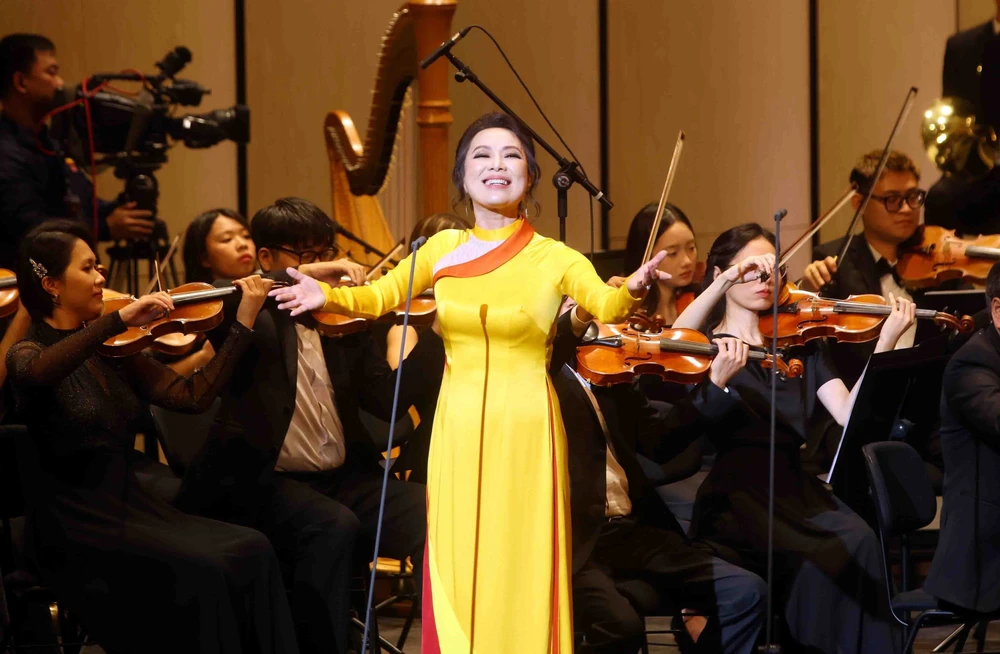 Chương trình nghệ thuật "Mùa xuân dâng Đảng" - Ảnh 8. Chương trình nghệ thuật "Mùa xuân dâng Đảng" - Ảnh 8.