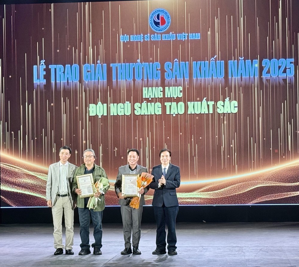 Trao 38 Giải thưởng Sân khấu năm 2025 cho các nghệ sĩ, tác giả, tác phẩm xuất sắc - Ảnh 5. Trao 38 Giải thưởng Sân khấu năm 2025 cho các nghệ sĩ, tác giả, tác phẩm xuất sắc - Ảnh 5.