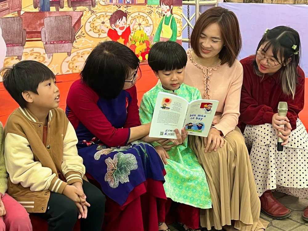 Chuyến du hành mùa Xuân qua lăng kính trẻ thơ - Ảnh 5. Chuyến du hành mùa Xuân qua lăng kính trẻ thơ - Ảnh 5.