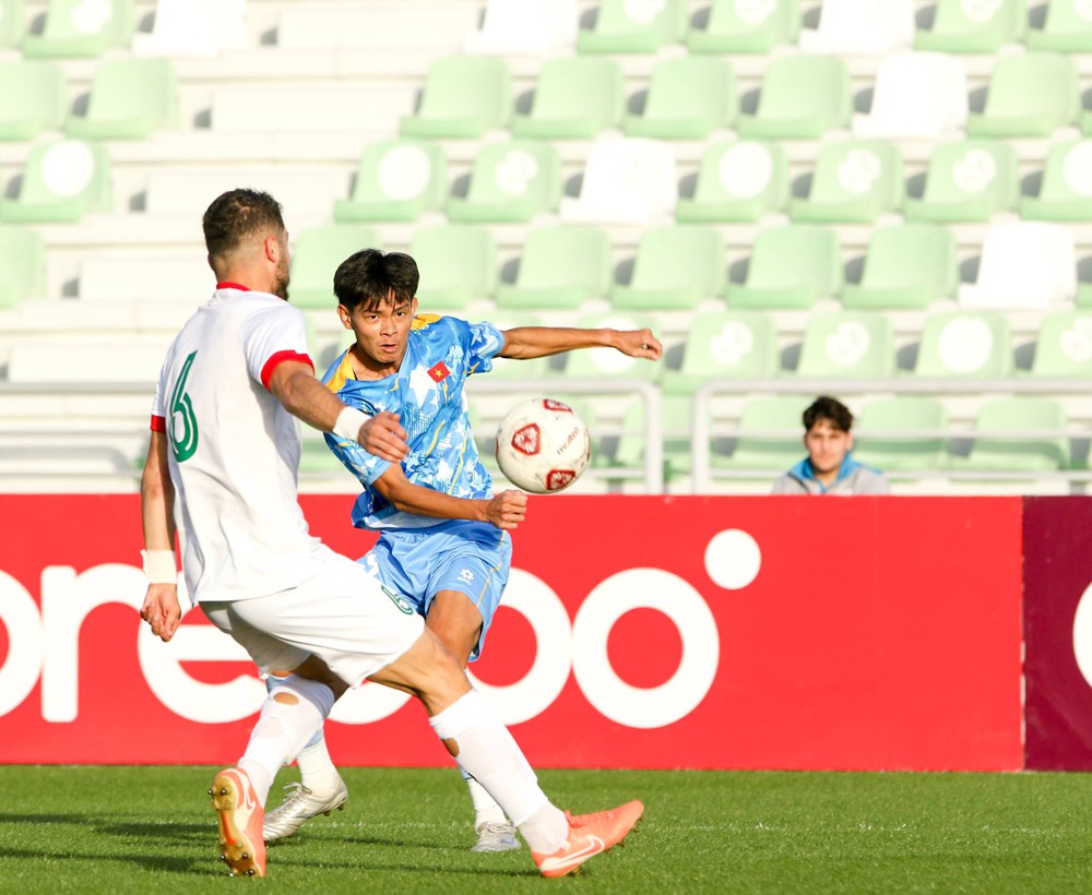 Tin nóng bóng đá Việt hôm nay 5/1: Vĩ Hào tái phát chấn thương; U23 Jordan tập nặng trước khi gặp U23 Việt Nam - Ảnh 1.