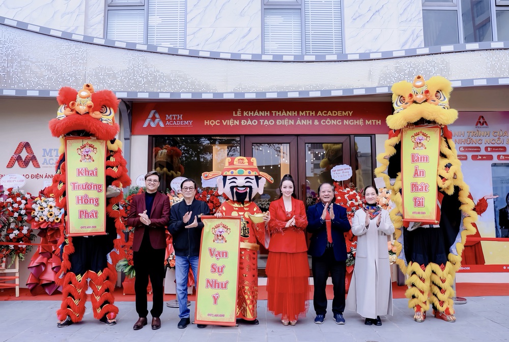 Diễn viên Mai Thu Huyền "bắt tay" đạo diễn Khải Anh đào tạo AI trong làm phim - Ảnh 1.