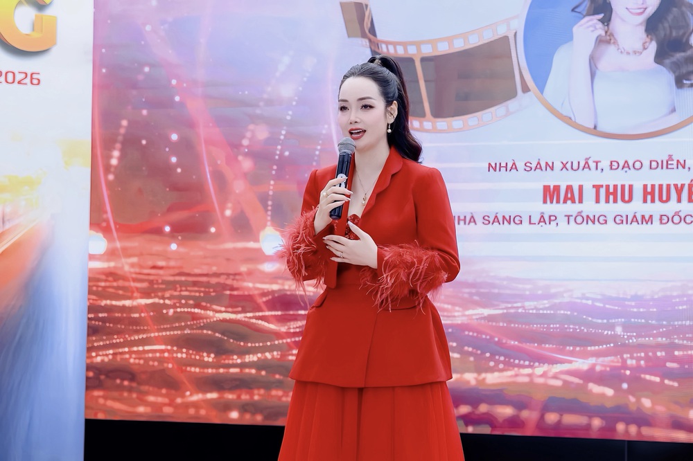 Diễn viên Mai Thu Huyền "bắt tay" đạo diễn Khải Anh đào tạo AI trong làm phim - Ảnh 2.