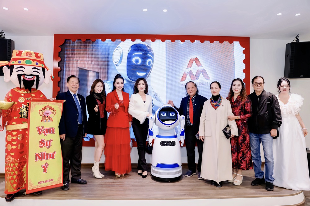 Diễn viên Mai Thu Huyền "bắt tay" đạo diễn Khải Anh đào tạo AI trong làm phim - Ảnh 4.