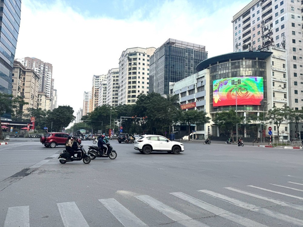 Giao thông Hà Nội ổn định buổi sáng ngày cuối cùng của kỳ nghỉ Tết Dương lịch - Ảnh 3.