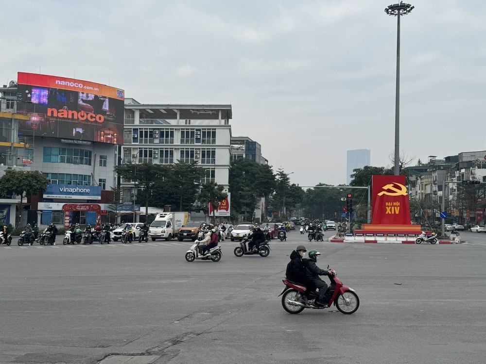 Giao thông Hà Nội ổn định buổi sáng ngày cuối cùng của kỳ nghỉ Tết Dương lịch - Ảnh 1.