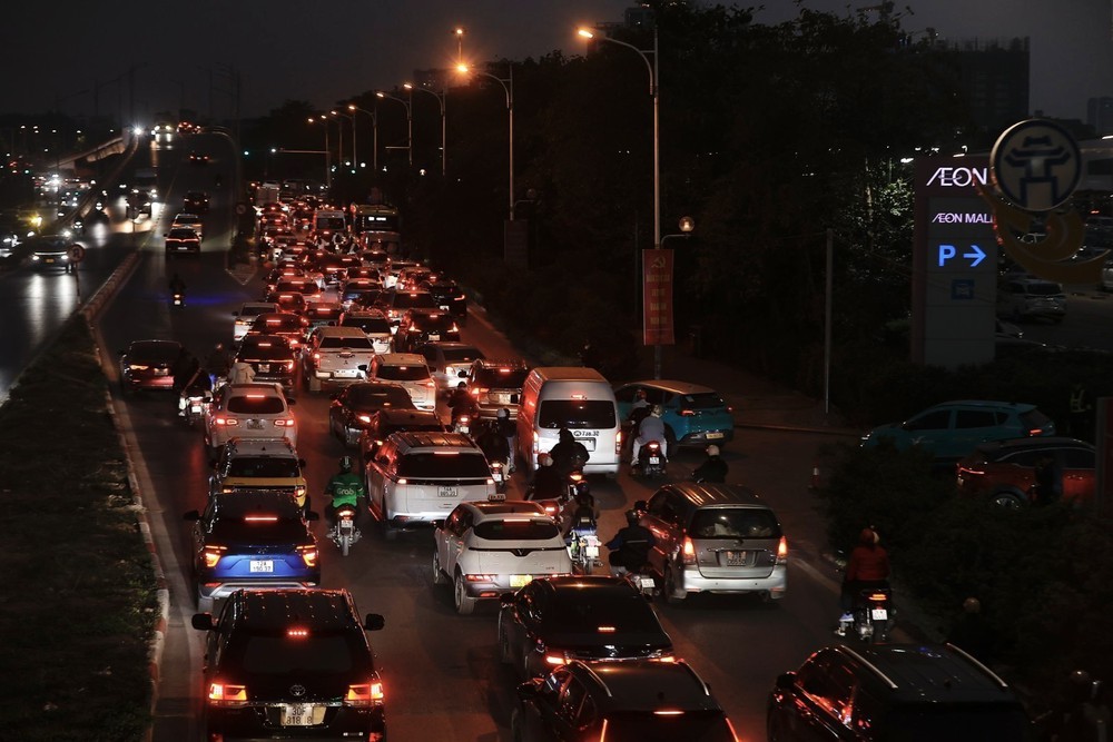 Hà Nội: Cửa ngõ phía Nam ùn tắc trong ngày cuối kỳ nghỉ Tết Dương lịch 2026 - Ảnh 2.