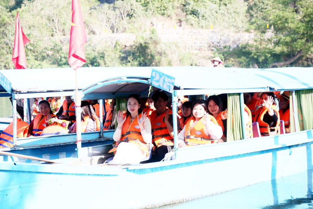 Các địa phương đón hàng trăm ngàn lượt du khách trong dịp Tết dương lịch - Ảnh 4.