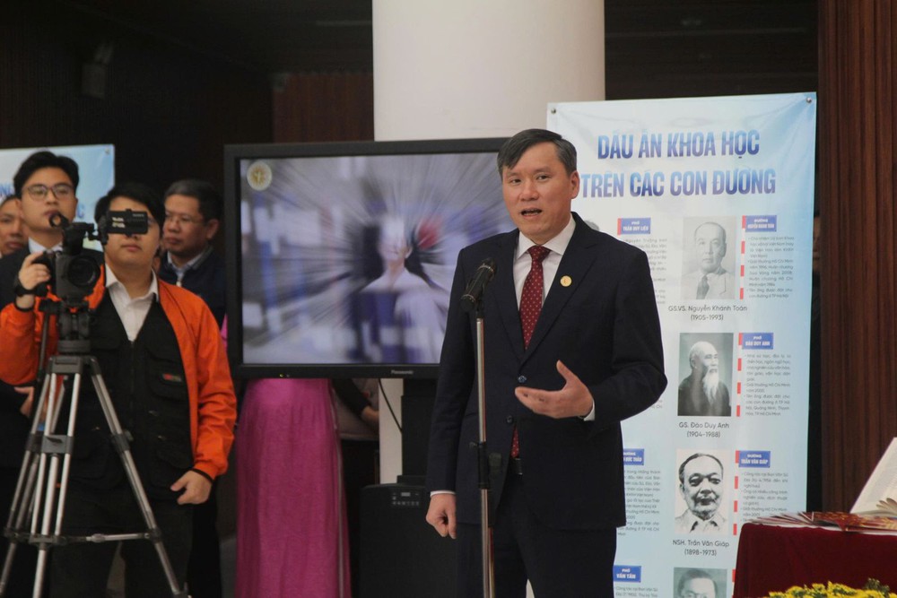 Khai trương Không gian trưng bày “Dưới cờ Đảng quang vinh: Việt Nam 40 năm đổi mới và khát vọng trong kỷ nguyên vươn mình” - Ảnh 1.