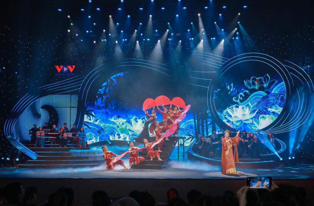 Đại hội XIV của Đảng: Đêm nghệ thuật "Với Đảng vẹn toàn niềm tin yêu" - Ảnh 6.