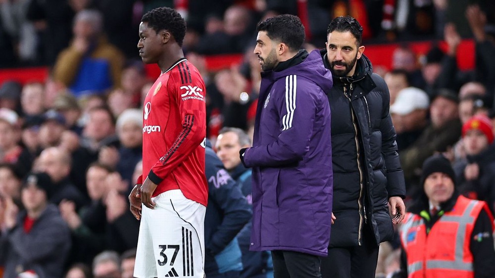 Ngôi sao bị thất sủng của MU có 'hành động lạ' khi Amorim bị sa thải - Ảnh 1.