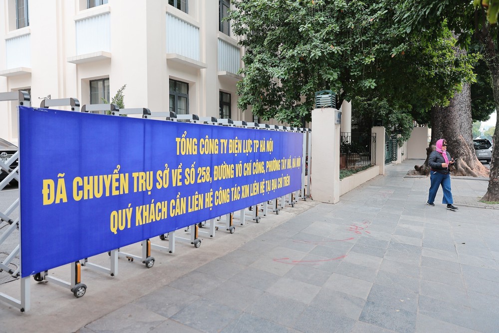 Các hộ dân bàn giao mặt bằng dự án công viên phía Đông hồ Hoàn Kiếm - Ảnh 1. Các hộ dân bàn giao mặt bằng dự án công viên phía Đông hồ Hoàn Kiếm - Ảnh 1.