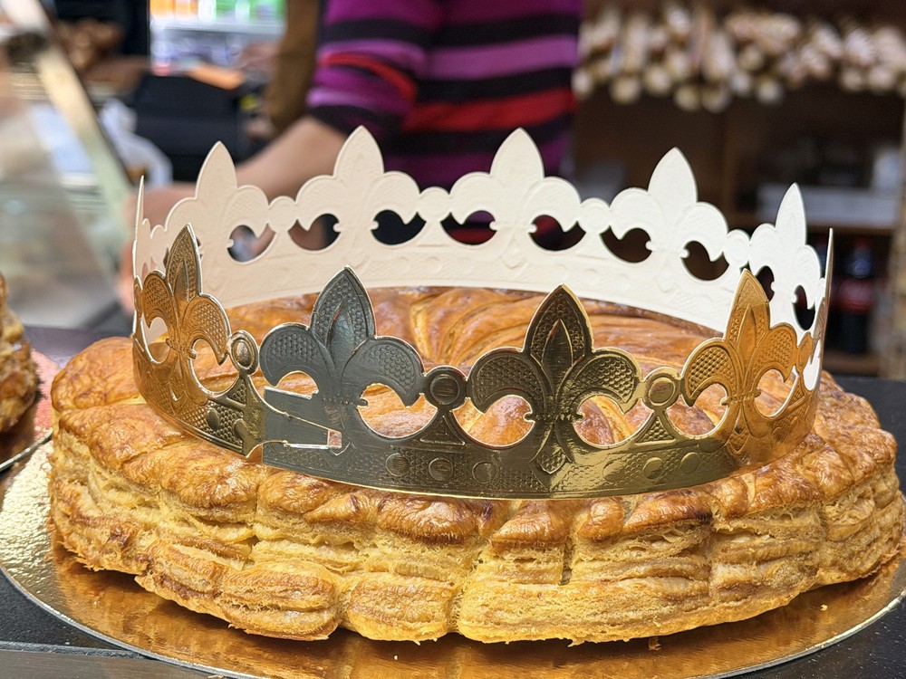 Galette des Rois - Chiếc bánh giữ hương vị thời gian - Ảnh 1.