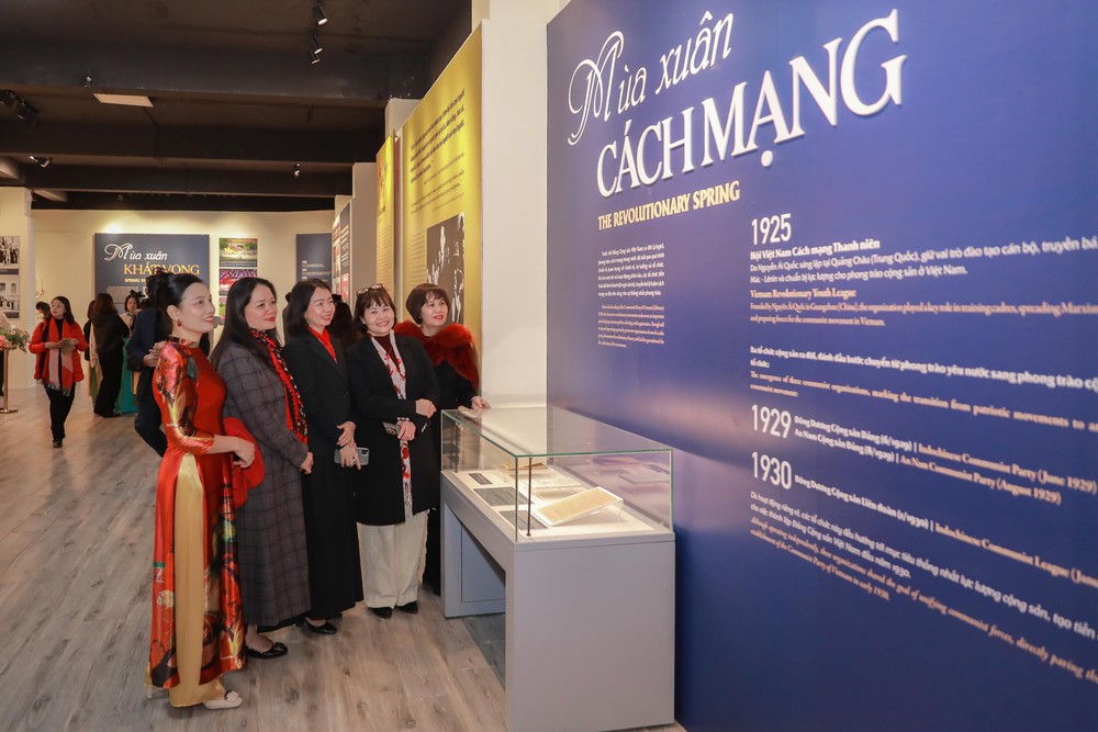 Khai mạc Trưng bày chuyên đề "Mùa Xuân - Khởi nguồn thắng lợi" - Ảnh 3.