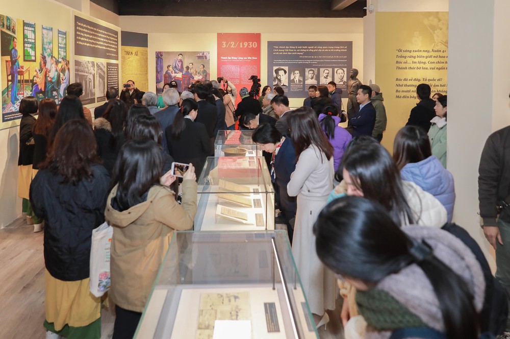 Khai mạc Trưng bày chuyên đề "Mùa Xuân - Khởi nguồn thắng lợi" - Ảnh 9.