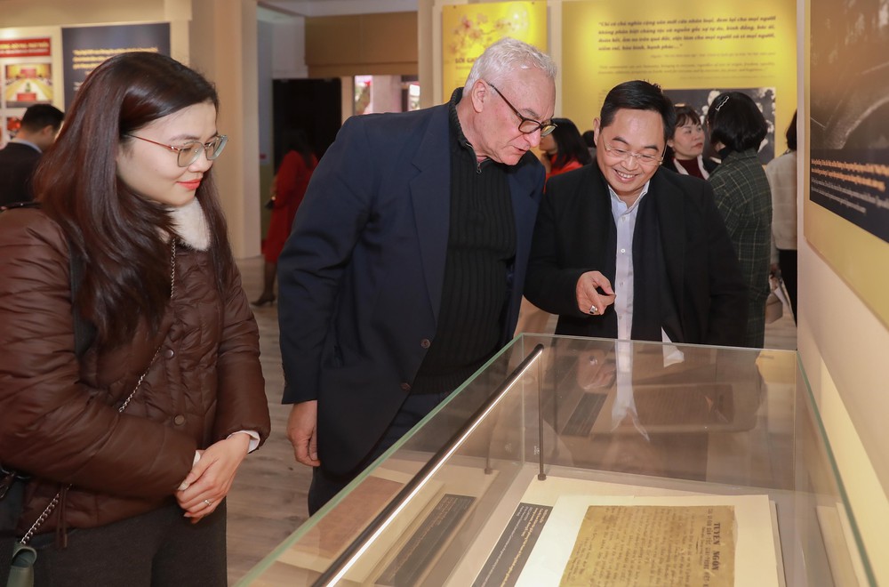 Khai mạc Trưng bày chuyên đề "Mùa Xuân - Khởi nguồn thắng lợi" - Ảnh 10.