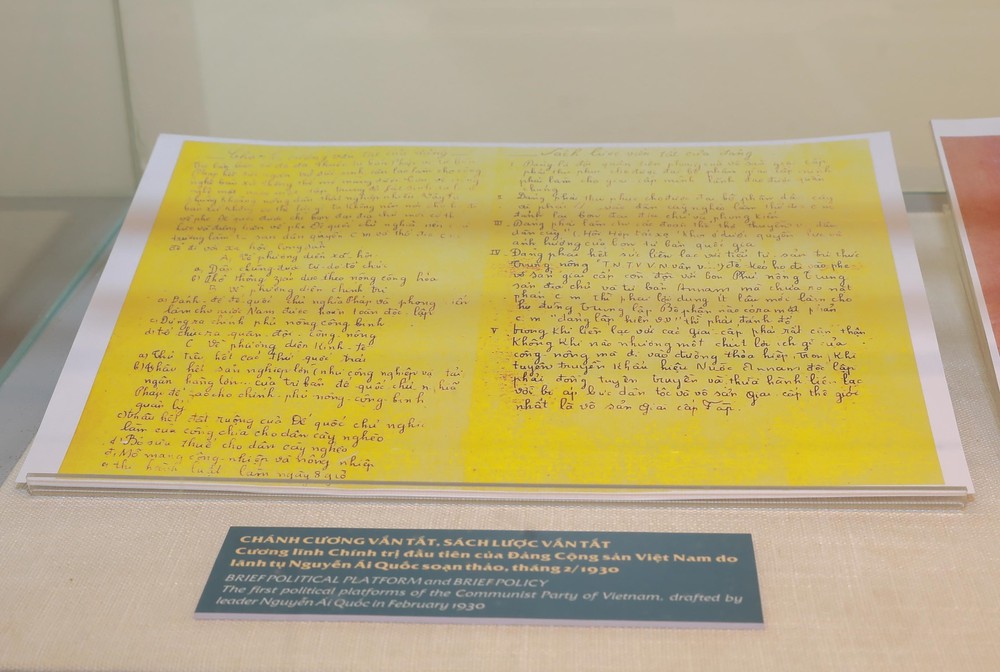 Khai mạc Trưng bày chuyên đề "Mùa Xuân - Khởi nguồn thắng lợi" - Ảnh 8.