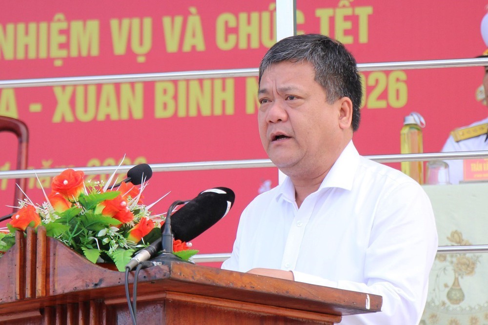 Khánh Hòa: Tiễn đoàn công tác mang hàng, quà Tết ra các đảo thuộc đặc khu Trường Sa - Ảnh 1.