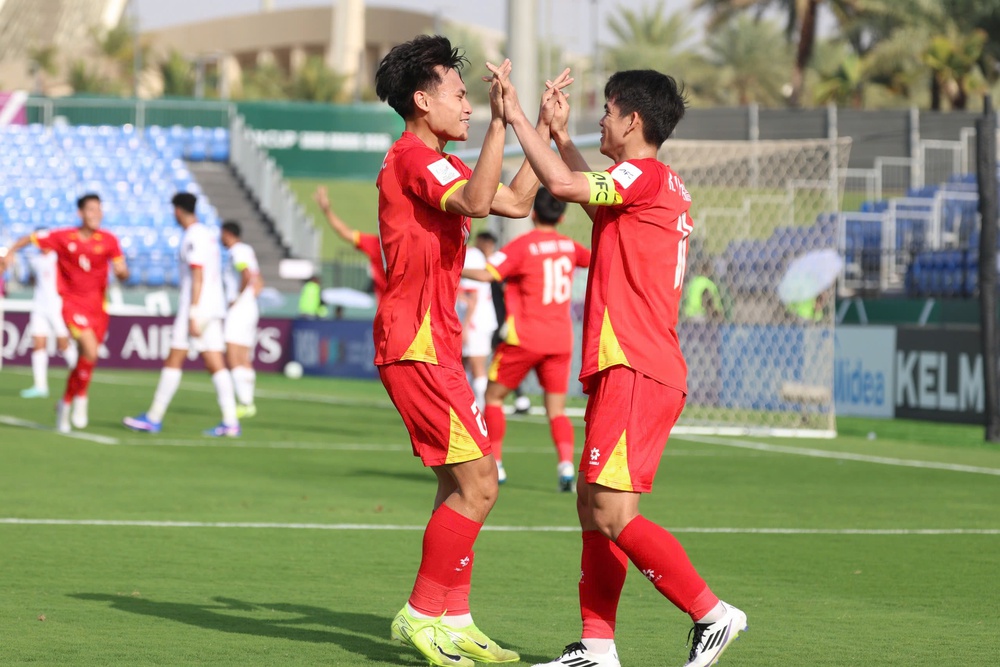 U23 Việt Nam tại VCK giải U23 châu Á 2026: Phía sau một trận thắng - Ảnh 1. U23 Việt Nam tại VCK giải U23 châu Á 2026: Phía sau một trận thắng - Ảnh 1.