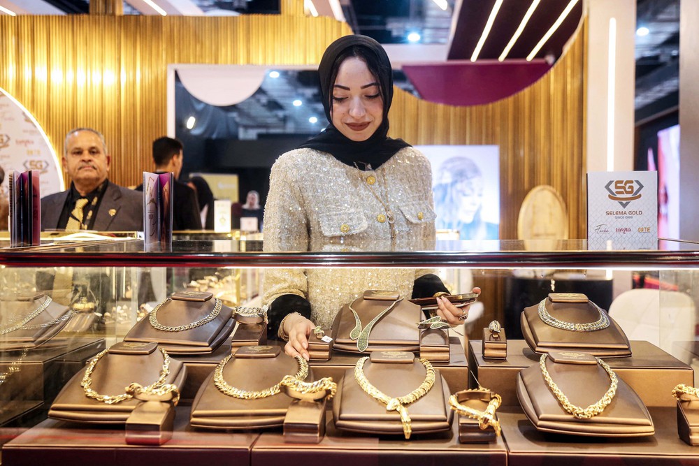 Giá vàng thế giới tiếp tục đà tăng mạnh - Ảnh 1. Giá vàng thế giới tiếp tục đà tăng mạnh - Ảnh 1.