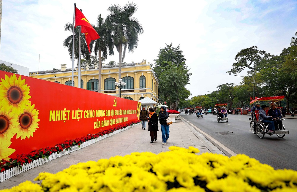 Thủ đô rợp bóng cờ hoa chào mừng Đại hội XIV của Đảng - Ảnh 8.