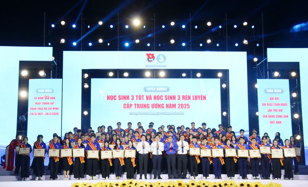 TP. Hồ Chí Minh tuyên dương học sinh, sinh viên tiêu biểu năm 2025 - Ảnh 5.