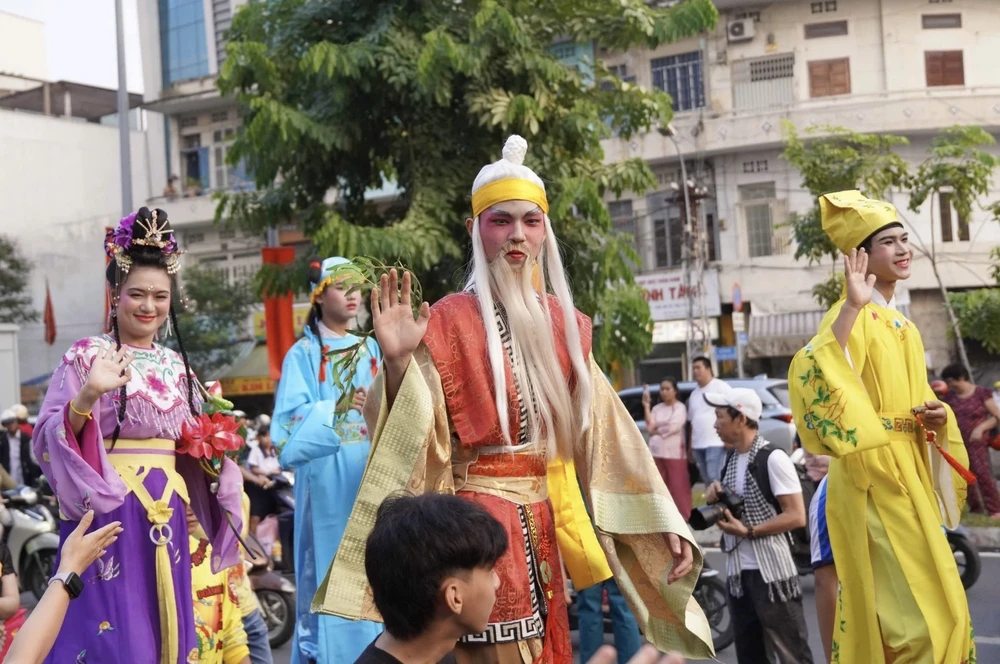 Bảo tồn, phát huy giá trị di sản văn hóa ở “siêu đô thị” - Ảnh 4.