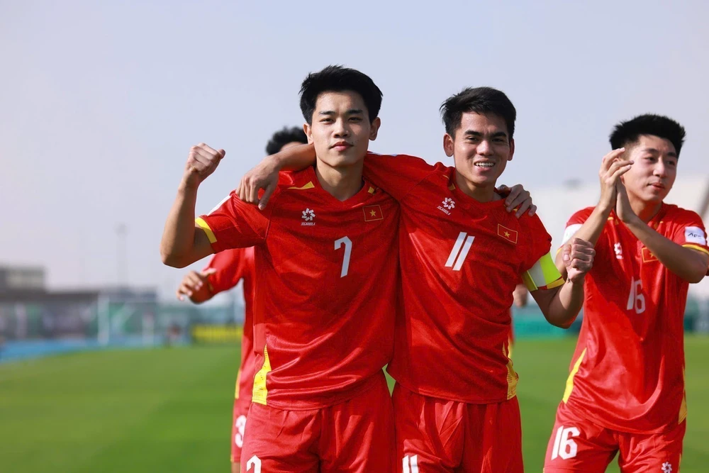 TRỰC TIẾP bóng đá Việt Nam vs Kyrgyzstan 21h00 hôm nay, VCK U23 châu Á 2026 - Ảnh 4. TRỰC TIẾP bóng đá Việt Nam vs Kyrgyzstan 21h00 hôm nay, VCK U23 châu Á 2026 - Ảnh 4.