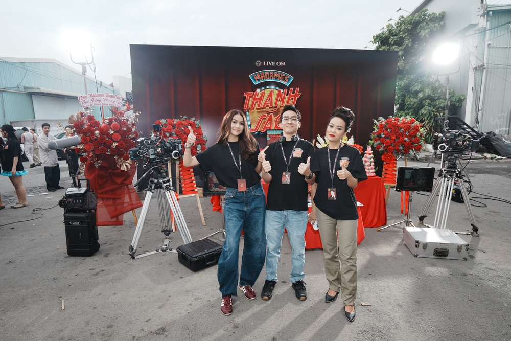 “Madames Thanh Sắc” tung poster: Thanh Hằng và Hồng Ánh ở hai chiến tuyến - Ảnh 2.