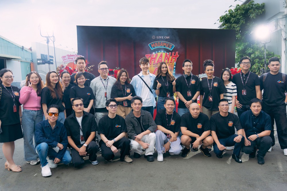 “Madames Thanh Sắc” tung poster: Thanh Hằng và Hồng Ánh ở hai chiến tuyến - Ảnh 4.