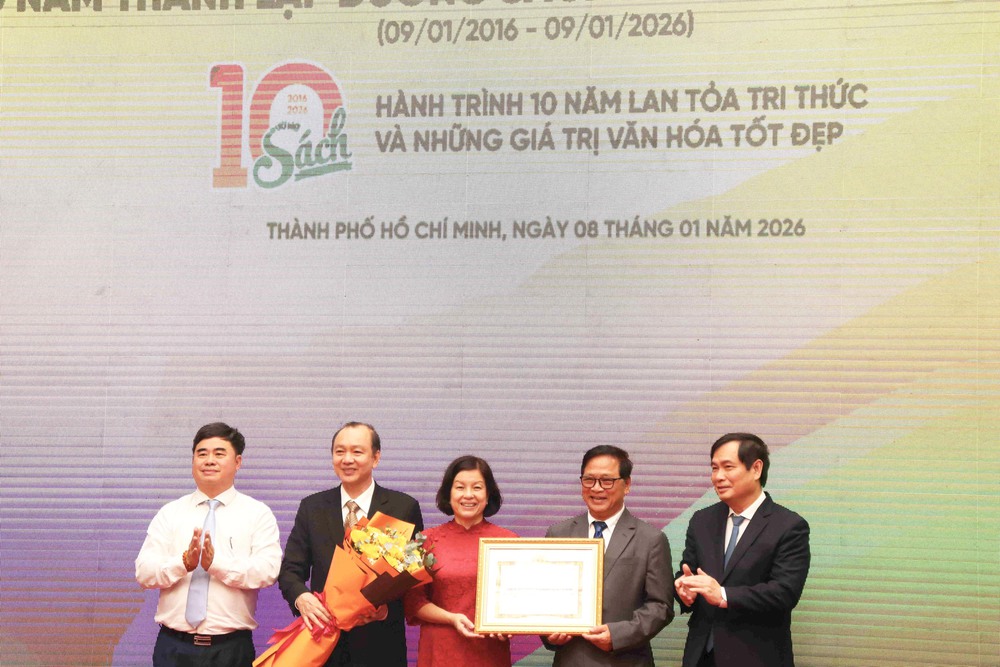 10 năm Đường sách TP.HCM - Một biểu tượng văn hóa đô thị - Ảnh 1. 10 năm Đường sách TP.HCM - Một biểu tượng văn hóa đô thị - Ảnh 1.