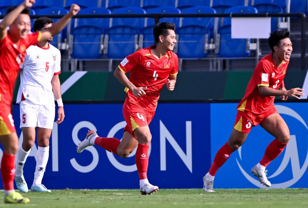 AFC cho Hiểu Minh 'lên sóng' nói điều đặc biệt về trung vệ số một U23 Việt Nam - Ảnh 1.