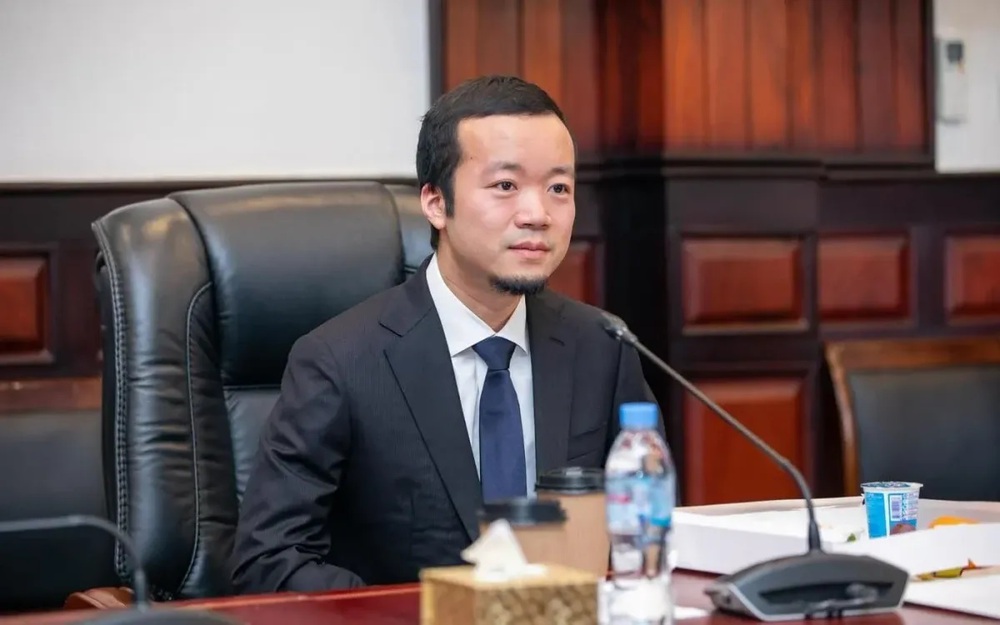 "Ông trùm" Prince Group Trần Chí bị dẫn độ về Trung Quốc - Ảnh 1. "Ông trùm" Prince Group Trần Chí bị dẫn độ về Trung Quốc - Ảnh 1.