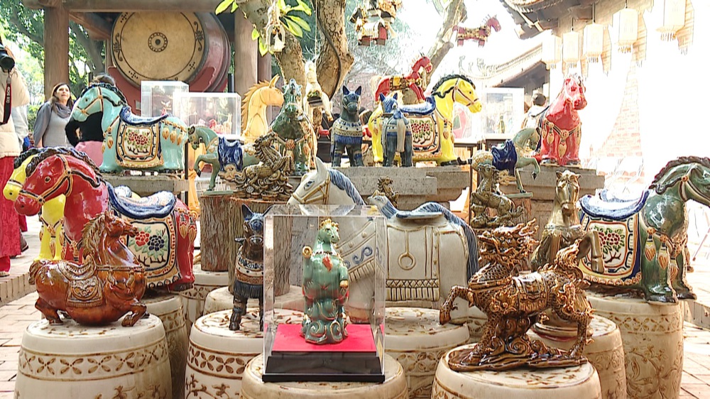 Trưng bày 'Ngựa về phố' chào đón năm mới Bính Ngọ - Ảnh 6. Trưng bày 'Ngựa về phố' chào đón năm mới Bính Ngọ - Ảnh 6.