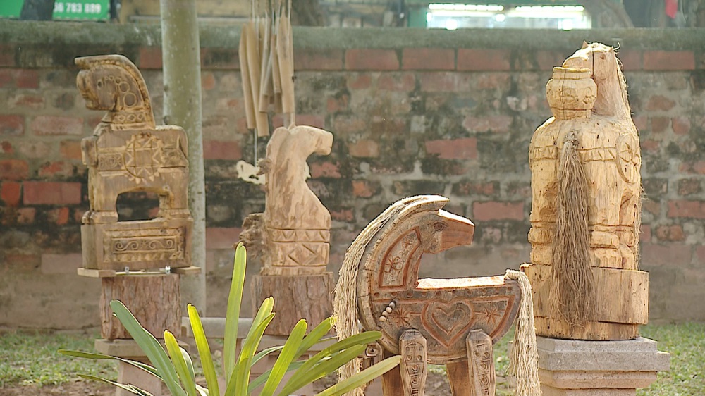 Trưng bày 'Ngựa về phố' chào đón năm mới Bính Ngọ - Ảnh 2. Trưng bày 'Ngựa về phố' chào đón năm mới Bính Ngọ - Ảnh 2.