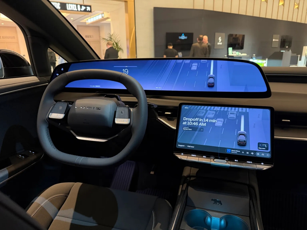 Tâm điểm CES 2026: Robotaxi và ô tô tự lái đẩy mạnh thương mại hóa - Ảnh 2.