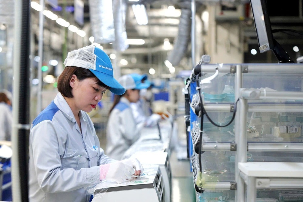 Họp báo Chính phủ thường kỳ: Có cơ sở để đạt mục tiêu tăng trưởng hai con số năm 2026 - Ảnh 2. Họp báo Chính phủ thường kỳ: Có cơ sở để đạt mục tiêu tăng trưởng hai con số năm 2026 - Ảnh 2.