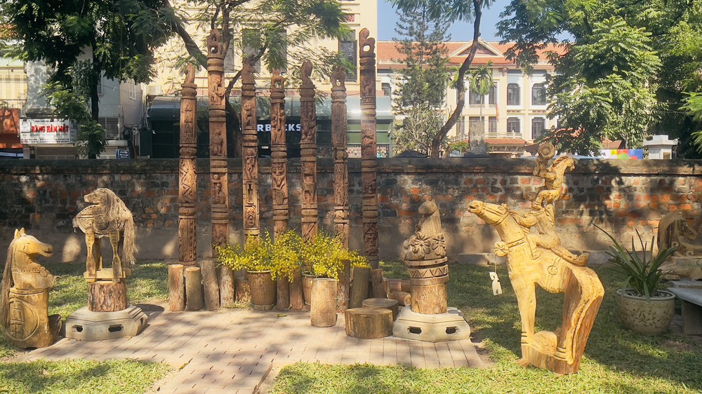 Khai mạc trưng bày chuyên đề "Ngựa về phố" tại Văn Miếu – Quốc Tử Giám - Ảnh 2. Khai mạc trưng bày chuyên đề "Ngựa về phố" tại Văn Miếu – Quốc Tử Giám - Ảnh 2.