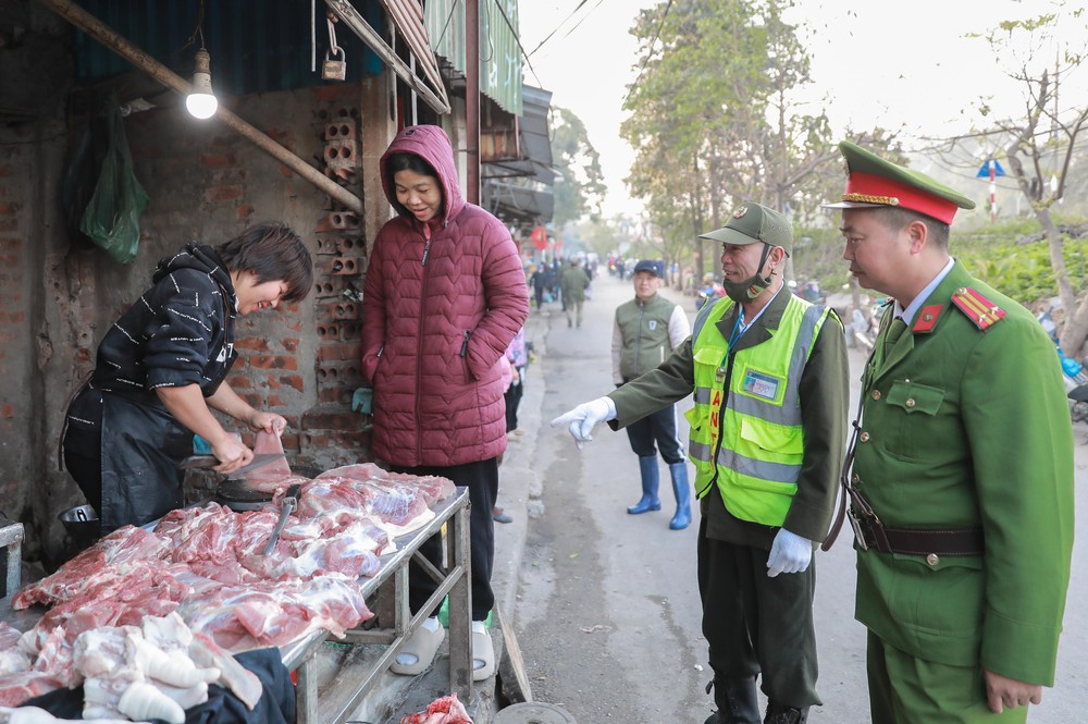 Hà Nội triển khai kế hoạch xử lý dứt điểm "chợ cóc", điểm kinh doanh tự phát trong năm 2026 - Ảnh 8.