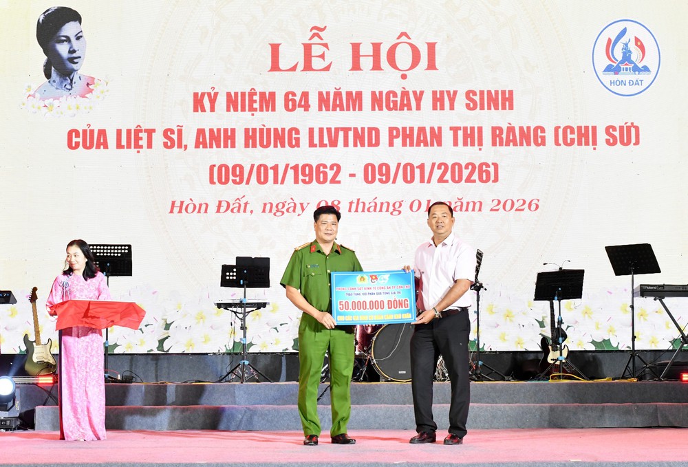 Kỷ niệm 64 năm Ngày hy sinh Anh hùng lực lượng vũ trang nhân dân Phan Thị Ràng (chị Sứ) - Ảnh 4. Kỷ niệm 64 năm Ngày hy sinh Anh hùng lực lượng vũ trang nhân dân Phan Thị Ràng (chị Sứ) - Ảnh 4.