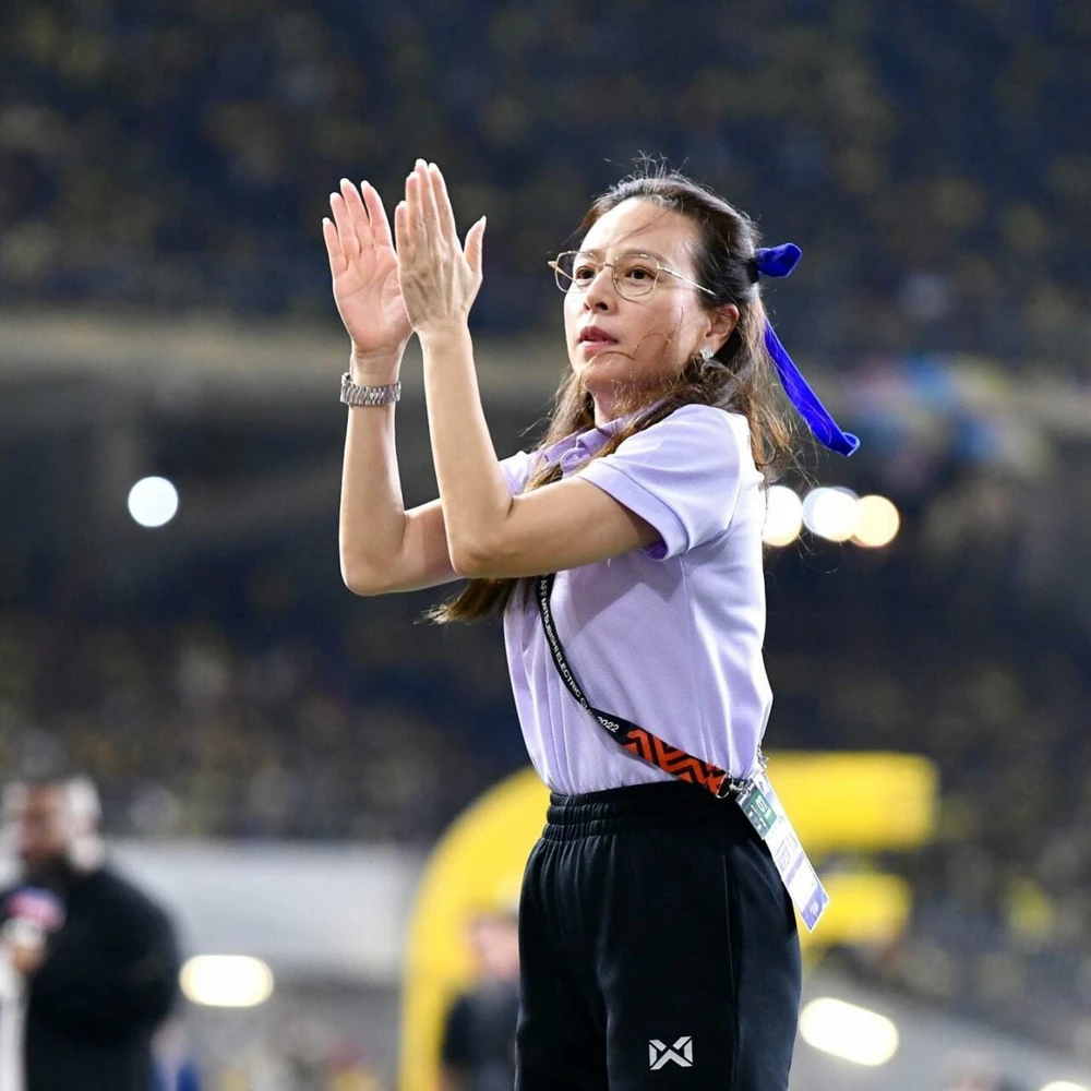 Madam Pang nói sự thật về chung kết với U22 Việt Nam, xin lỗi khi bóng đá Thái Lan thất bại ở SEA Games 33 - Ảnh 1. Madam Pang nói sự thật về chung kết với U22 Việt Nam, xin lỗi khi bóng đá Thái Lan thất bại ở SEA Games 33 - Ảnh 1.