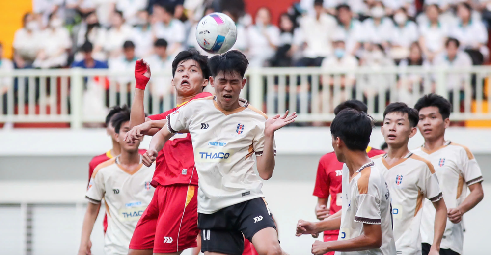 Hơn 6.000 cổ động viên "đốt nóng" Ngày hội lớn của bóng đá sinh viên Việt Nam - Ảnh 3. Hơn 6.000 cổ động viên "đốt nóng" Ngày hội lớn của bóng đá sinh viên Việt Nam - Ảnh 3.