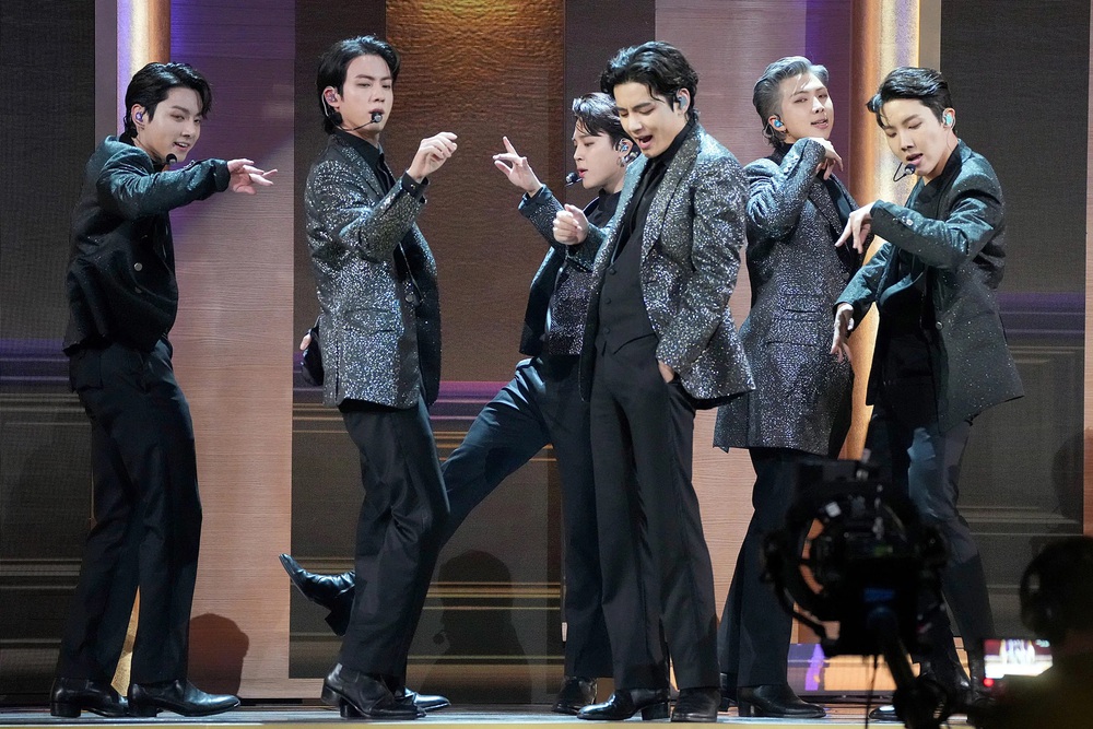 BTS tái xuất: Chiến lược chinh phục Grammy và những bàn tán về hợp tác - Ảnh 6.