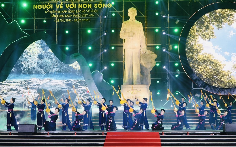 Chương trình nghệ thuật "Người về với non sông" nơi biên cương Tổ quốc - Ảnh 1.