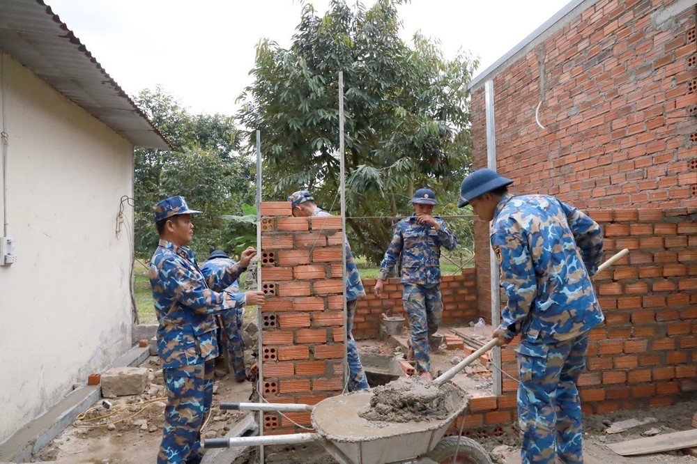 Quân đội huy động tối đa lực lượng, quyết tâm hoàn thành Chiến dịch Quang Trung trong ngày 10/1 - Ảnh 1.
