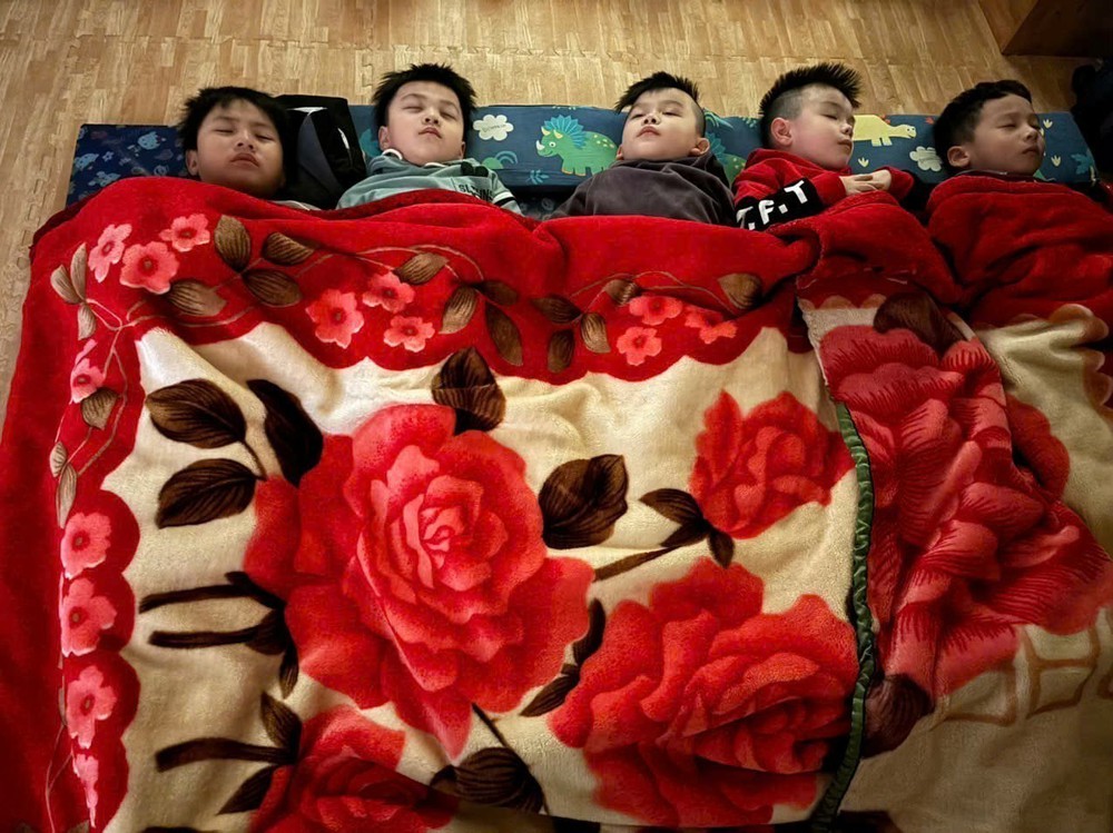 Nhiều trường học Hà Nội lùi giờ vào lớp đảm bảo sức khỏe cho học sinh - Ảnh 4.