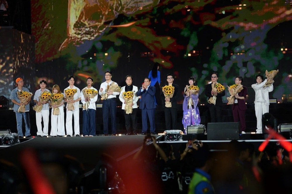 Phát triển điện ảnh, du lịch văn hóa và nghệ thuật biểu diễn là một mũi nhọn kinh tế mới - Ảnh 6. Phát triển điện ảnh, du lịch văn hóa và nghệ thuật biểu diễn là một mũi nhọn kinh tế mới - Ảnh 6.