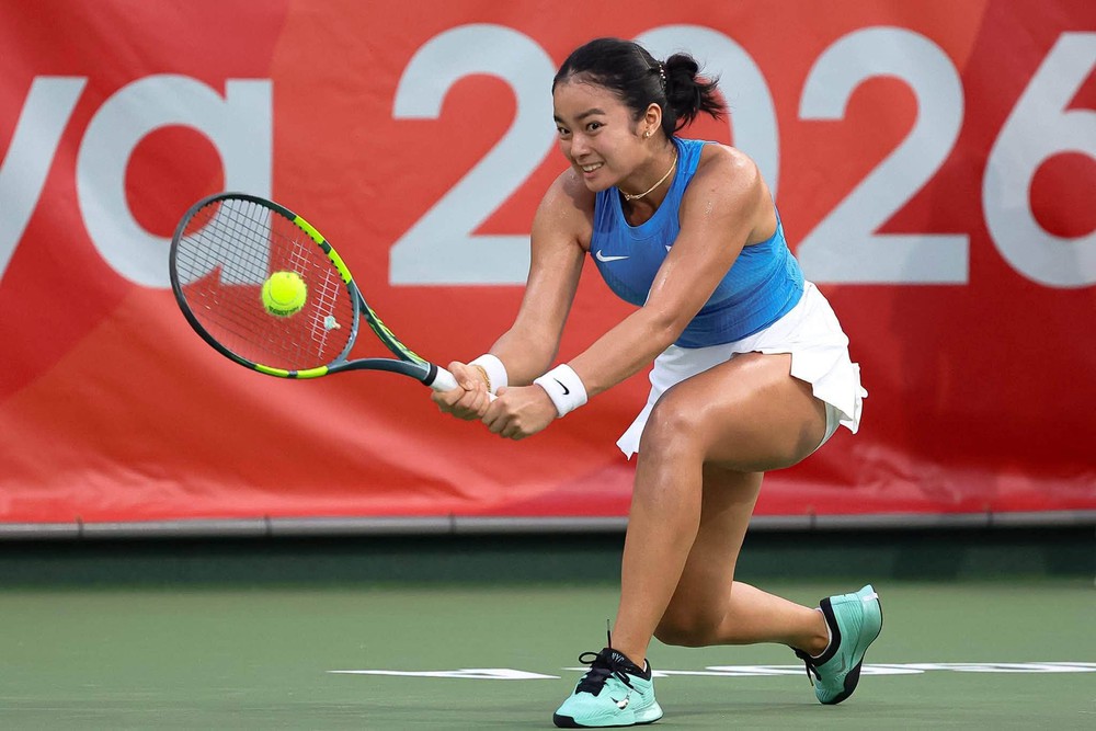 Hy vọng vàng của Philippines Alexandra Eala gục ngã ở bán kết quần vợt nữ ASIAD 2026 - Ảnh 1. Hy vọng vàng của Philippines Alexandra Eala gục ngã ở bán kết quần vợt nữ ASIAD 2026 - Ảnh 1.